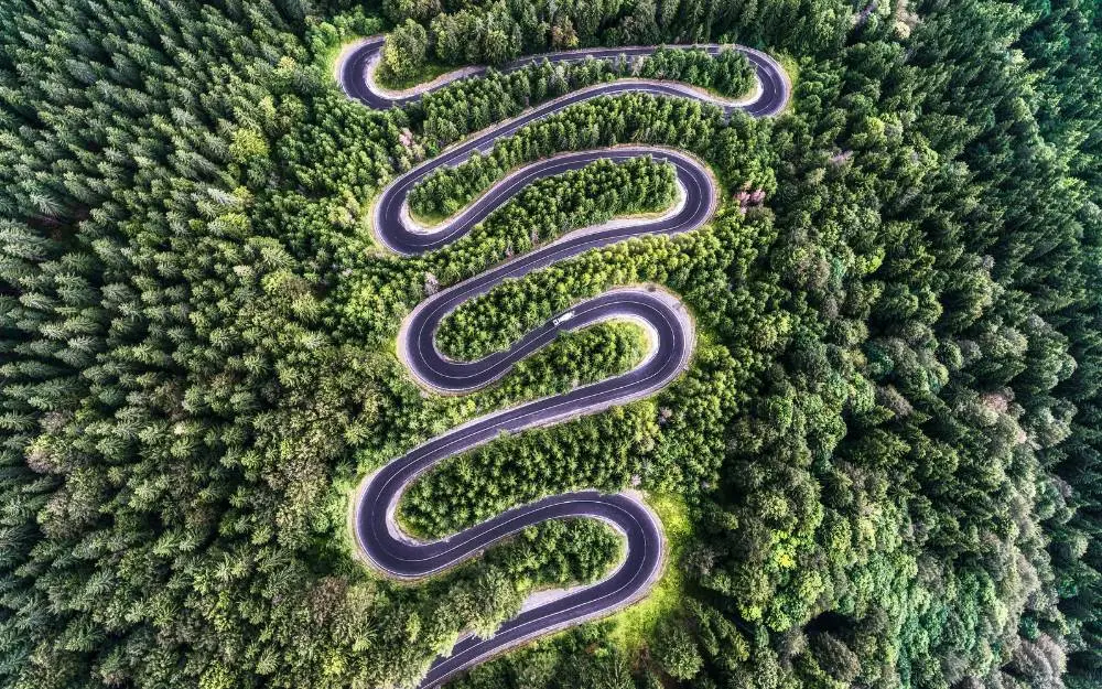 Una strada verso l'orizzonte